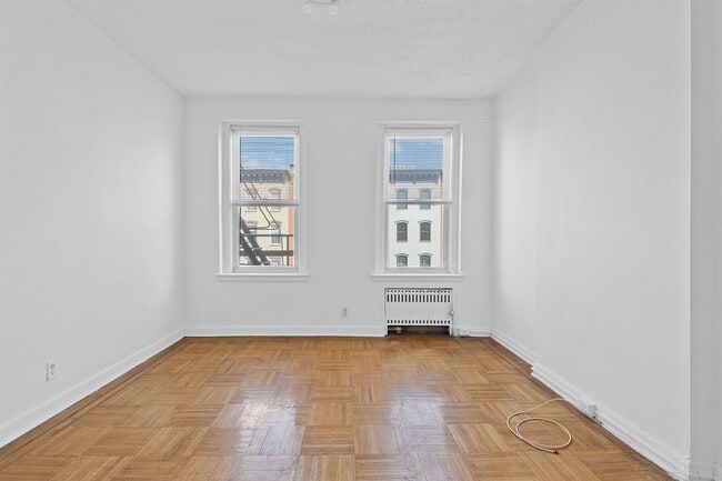 Building Photo - 410 Washington St