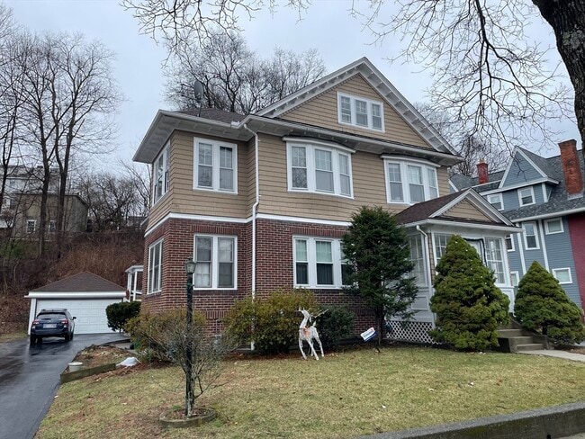 Building Photo - 51 Richmond Ave