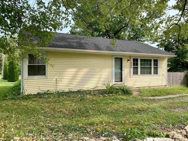 Primary Photo - 600 W Cherokee Dr