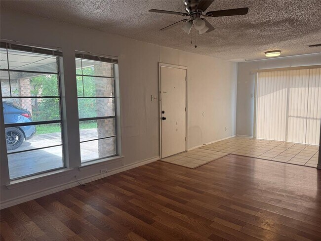 Building Photo - 10622 Golden Quail Dr