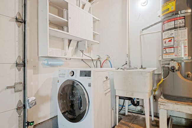 Building Photo - Charming 3-Bed, 2-Bath Home for Rent in Go...