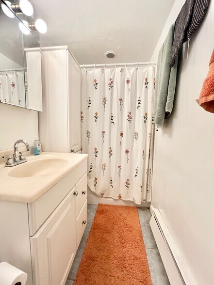 Building Photo - 19 Sachem St