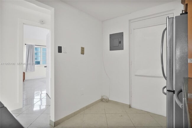 Building Photo - 4141 Nautilus Dr