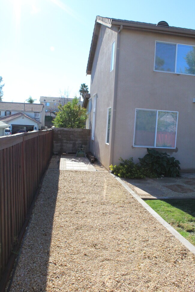 Building Photo - 35703 Date Palm St