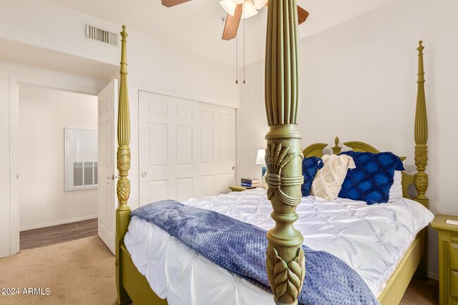 Building Photo - 10136 E Southern Ave