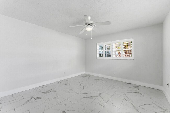 Building Photo - 1245 79th St S