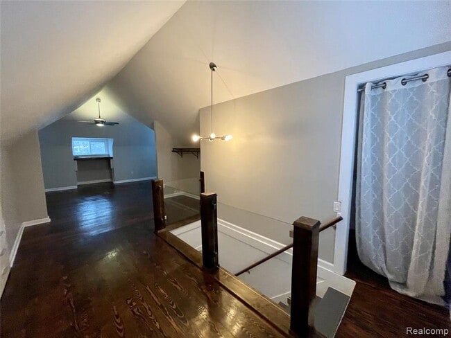 Building Photo - 1103 Mclean Ave