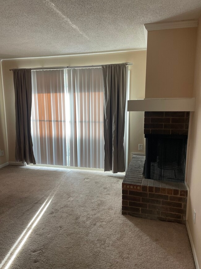 Building Photo - 3602 Gillham Rd