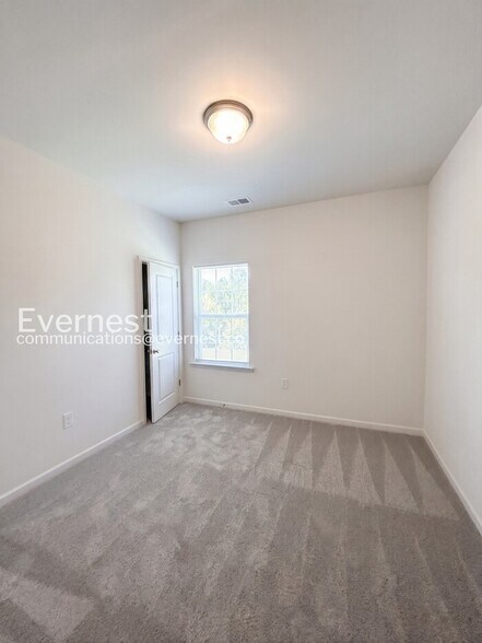 Building Photo - 725 N McFarland St