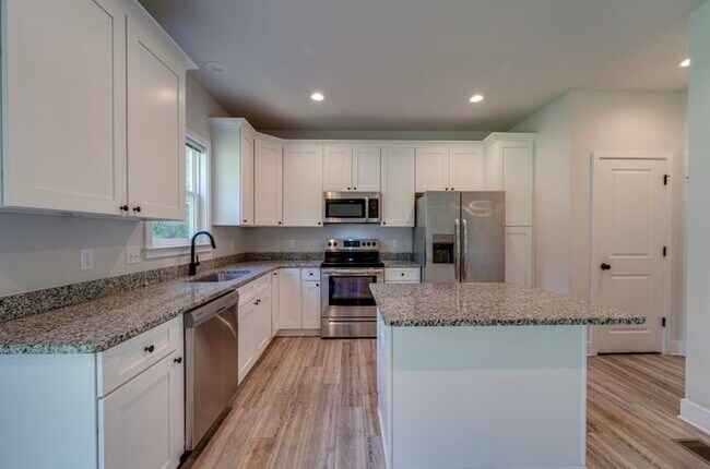 Building Photo - 7 Limox Ln