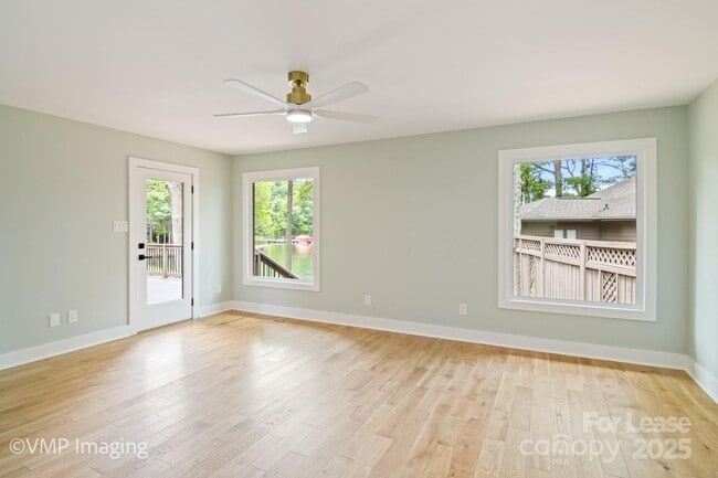Building Photo - 449 Windward Dr
