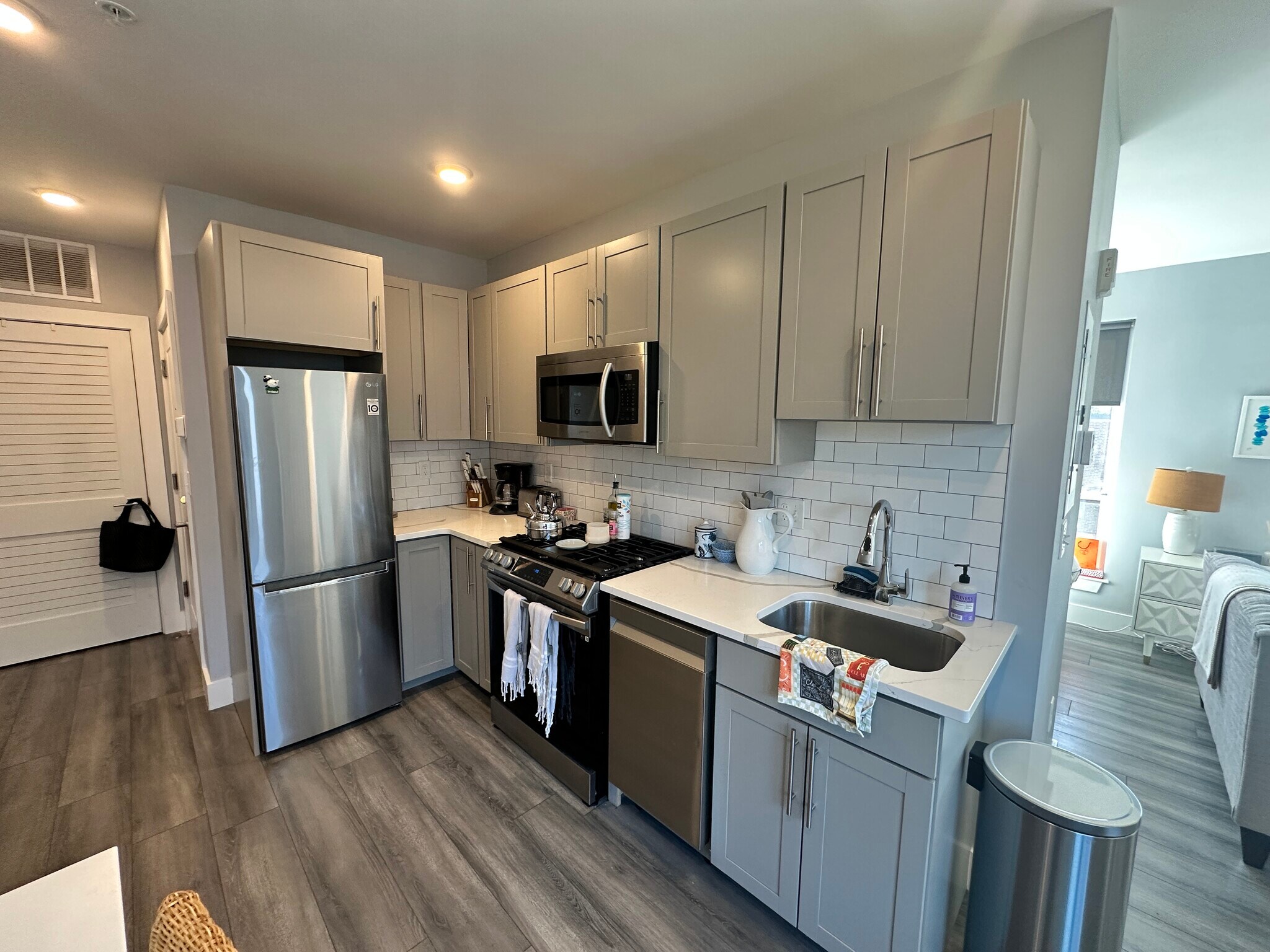 Building Photo - 55 W 5th St