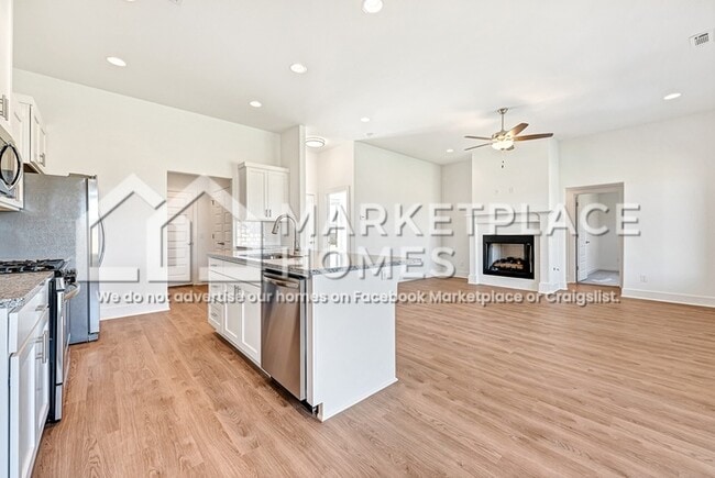 Building Photo - 561 N Goose Xing