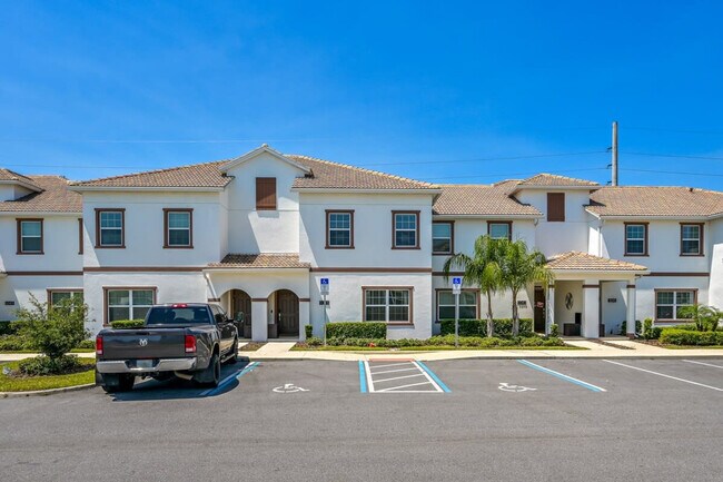 Building Photo - 5047 Windermere Ave