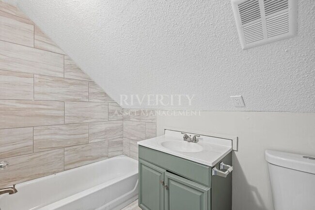 Building Photo - WHITEHAVEN GEM!!!! SECTION 8 WELCOMED !!!