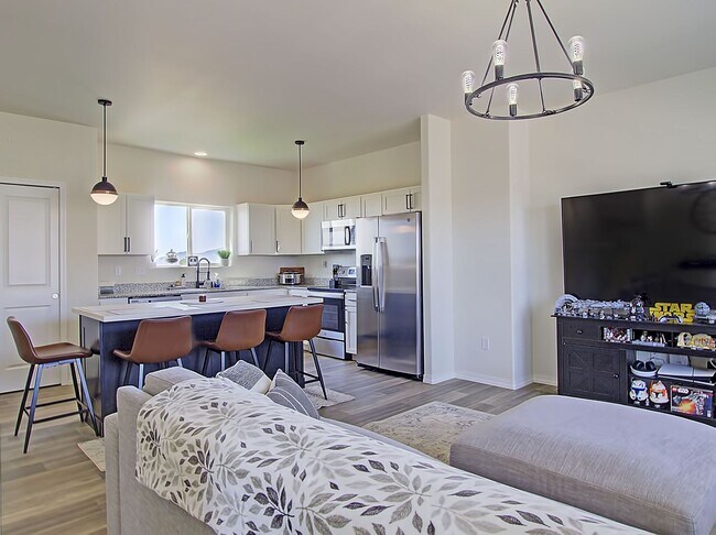 Building Photo - Bright & Open 3-Bed | Great Yard + Mountai...