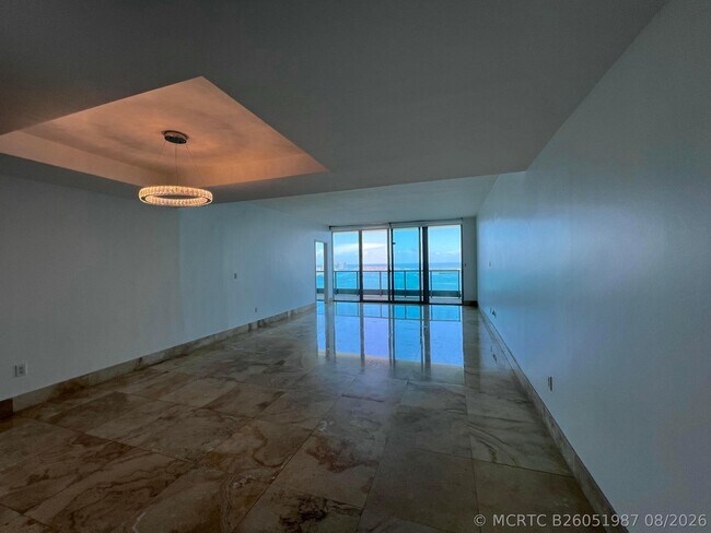 Building Photo - 1331 Brickell Bay Dr