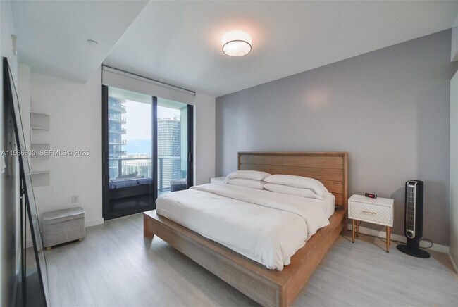 Building Photo - 1010 Brickell Ave