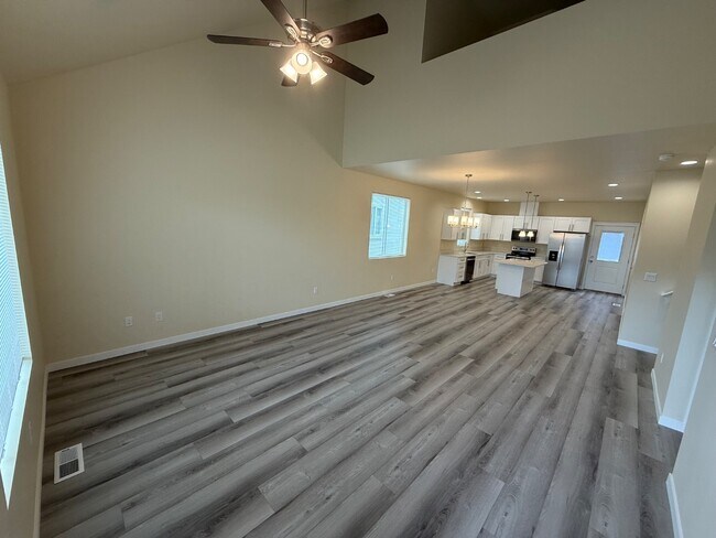 Building Photo - 9003 Nafizah Wy