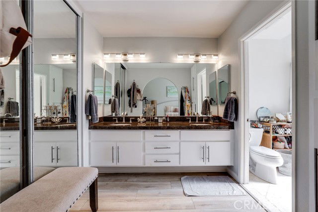 Building Photo - 884 Halyard