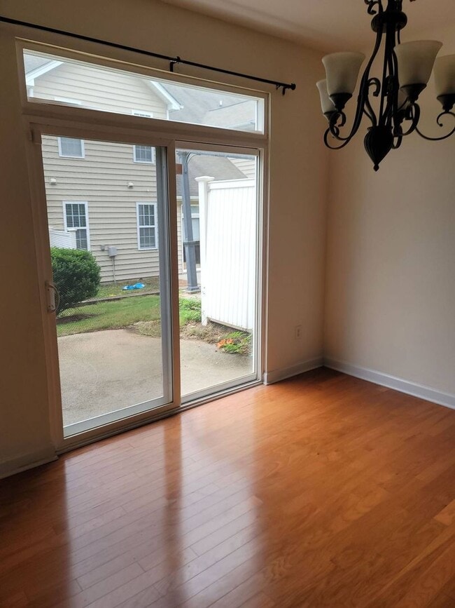 Building Photo - Nice Townhome off Providence Rd/485 South