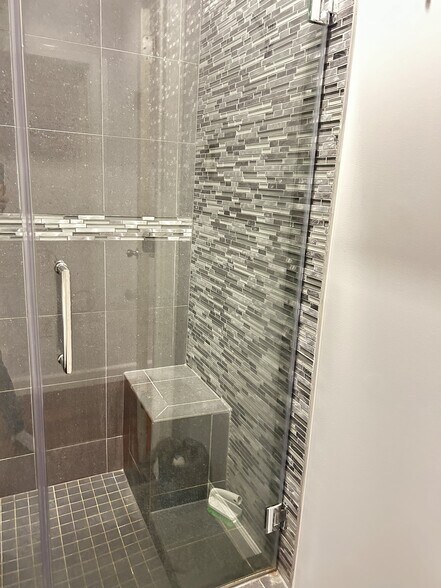 Building Photo - 118 Bates St NW