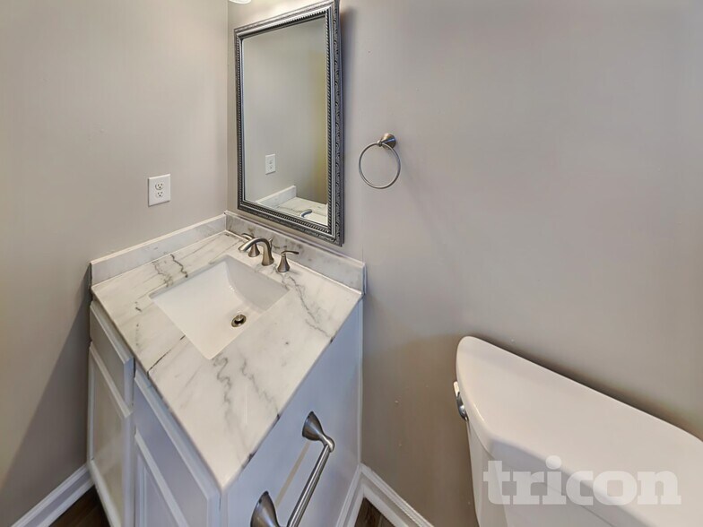 Building Photo - 705 Griggs Pl