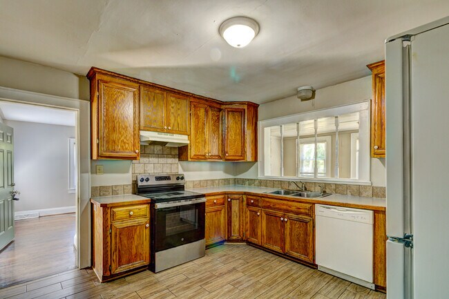 Building Photo - 1006 Delview Rd