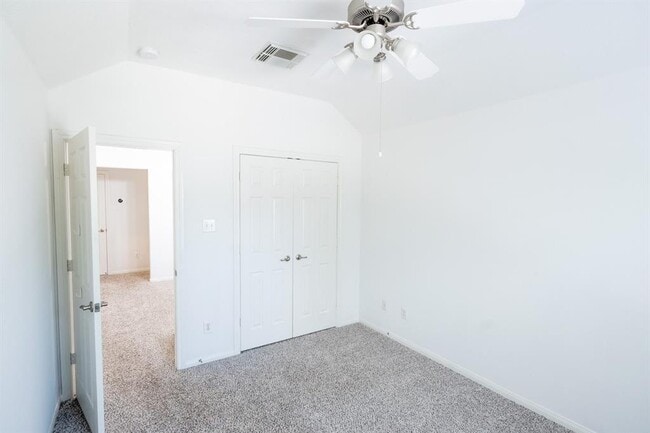 Building Photo - 23 S Burberry Park Cir