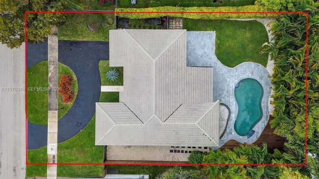 Building Photo - 425 NE 114th St