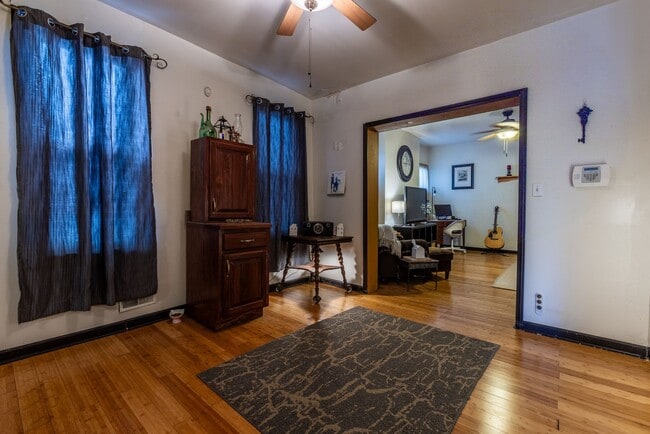 Building Photo - 618 Edgemont St