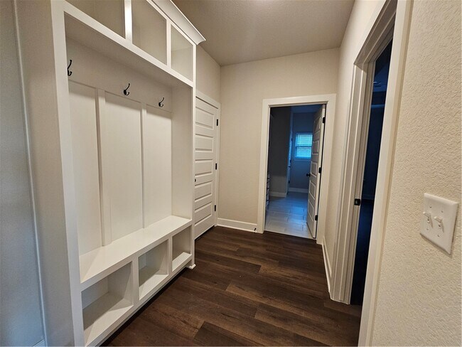 Building Photo - 1450 Sessile Oak Wy
