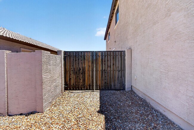 Building Photo - 7823 S 48th Ln