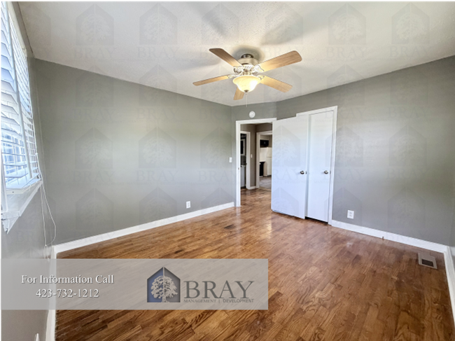 Building Photo - Centrally located renovated 2-Bedroom with Hardwood Floors -- Johnson City