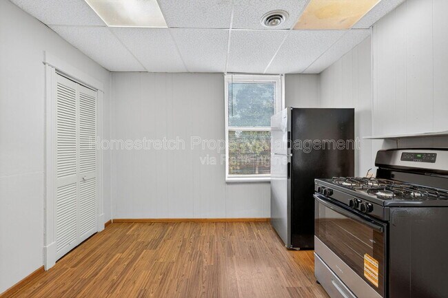 Building Photo - 551 Bates St