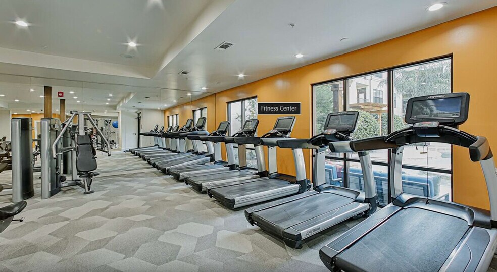 Building Photo - 2801 N Braeswood Blvd