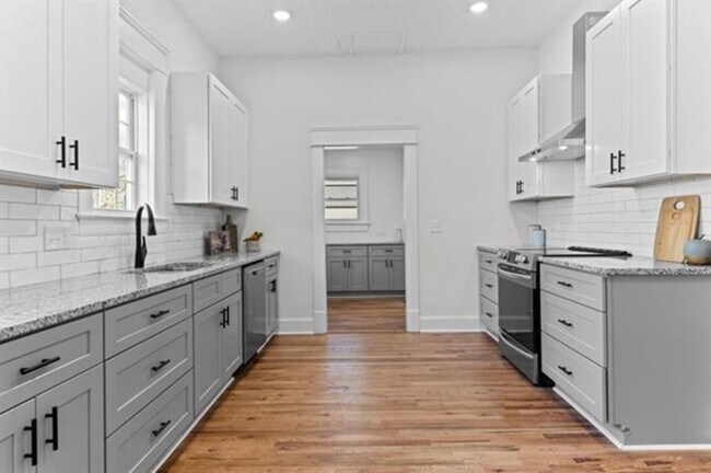 Building Photo - 208 N Guthrie Ave