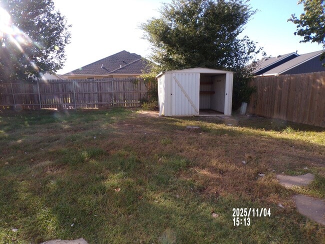 Building Photo - Fresh Paint!!, New Flooring and Granite Co...