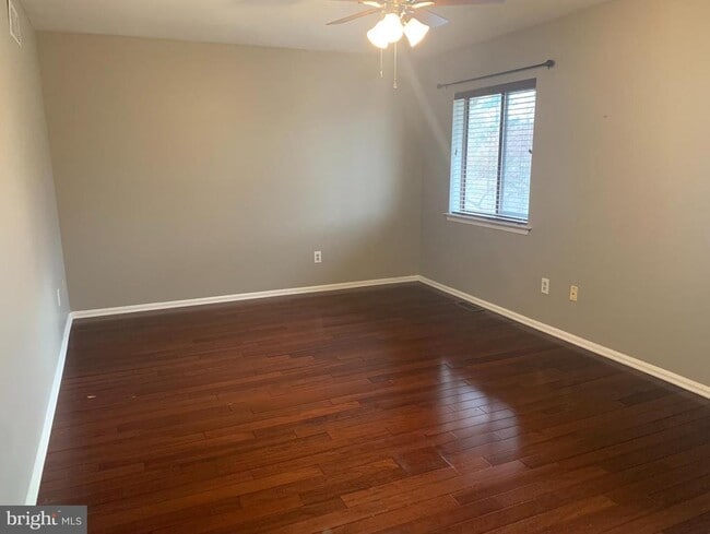Building Photo - 204 Clover Hill Ct