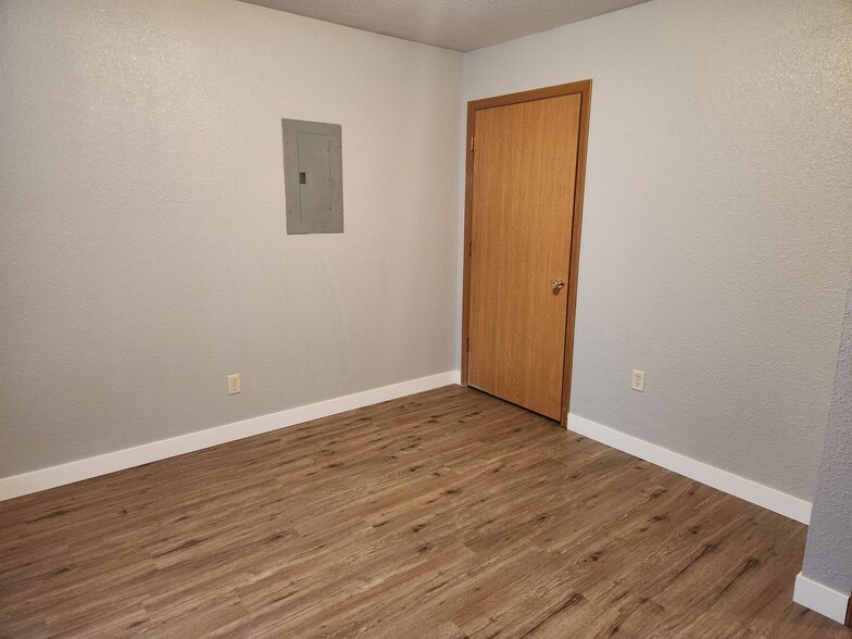 Bedroom - 1008 S First St