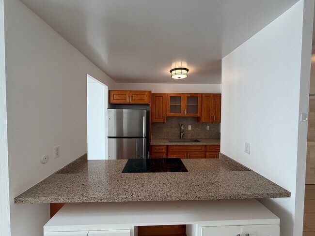 Building Photo - 95-341-341 Mahapili Ct