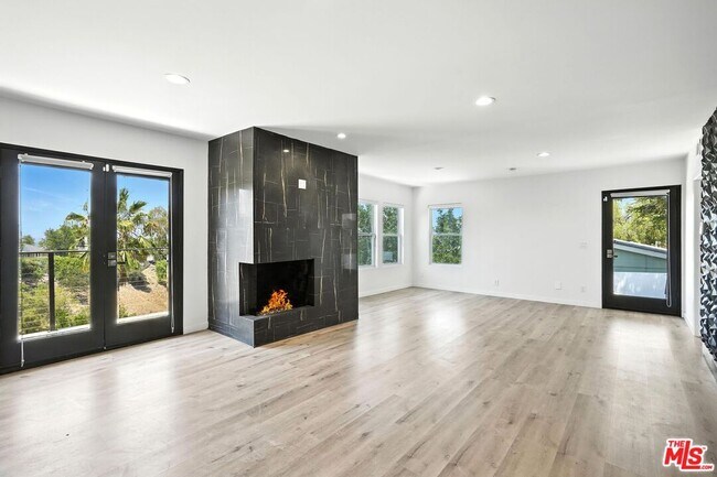 Building Photo - 5128 Llano Dr