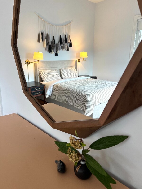 Building Photo - 250 E Market St