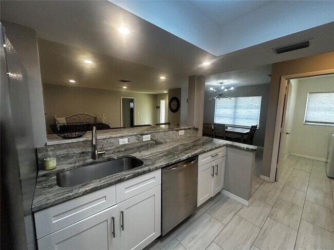 Building Photo - 3702 Meyer Pl