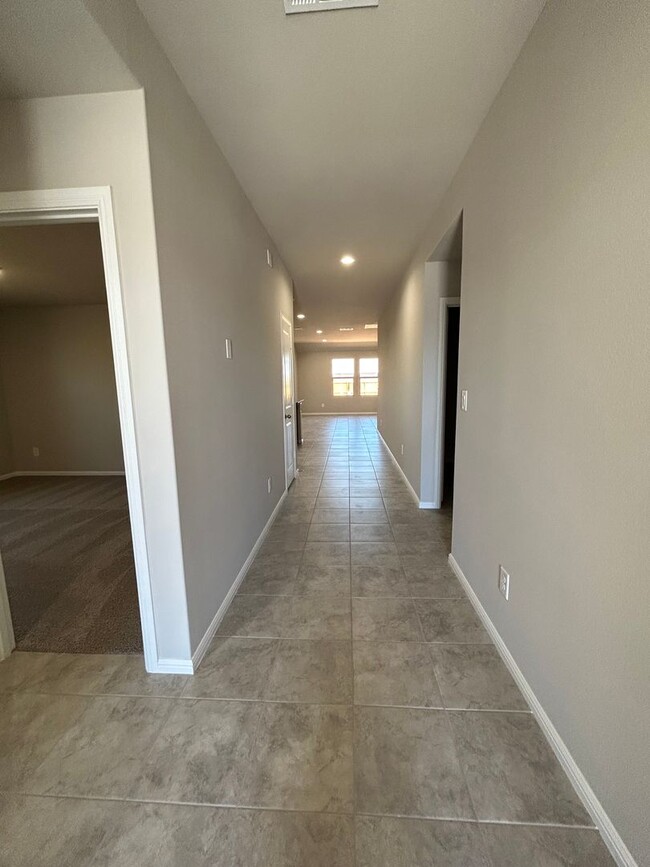 Building Photo - Beautiful Home in Homestead at Parks Bell ...