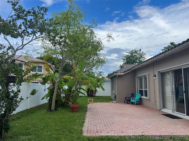 Building Photo - 12725 NW 18th Ct