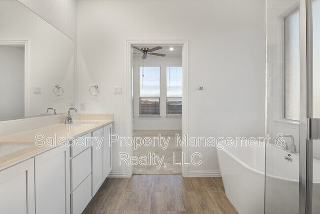 Building Photo - 233 Cherryvale Ln