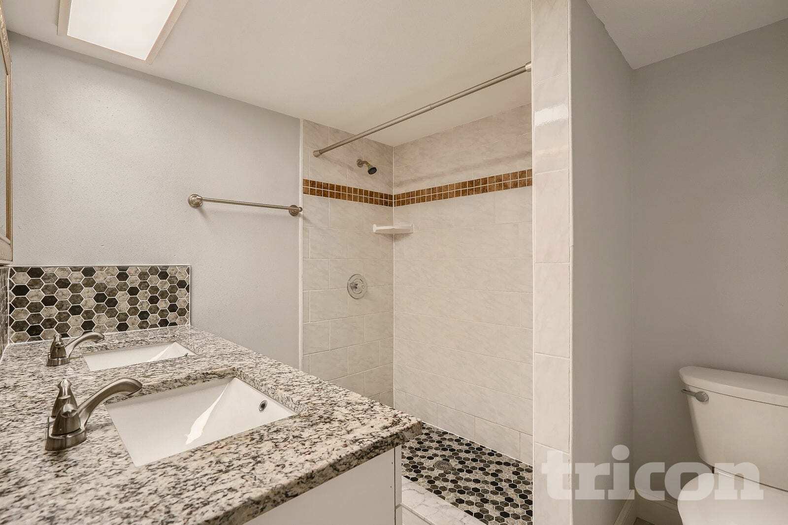 Building Photo - 7394 Norwich Ln