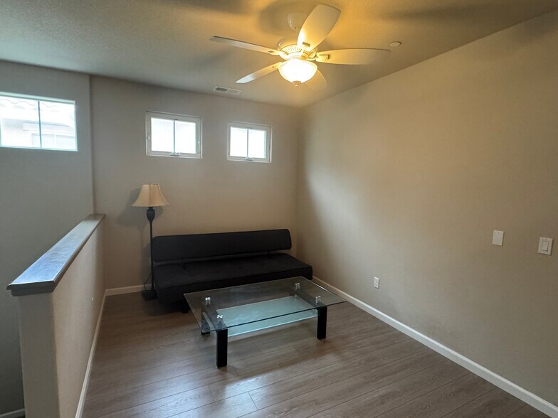 loft with furniture - 532 Aspen Pl
