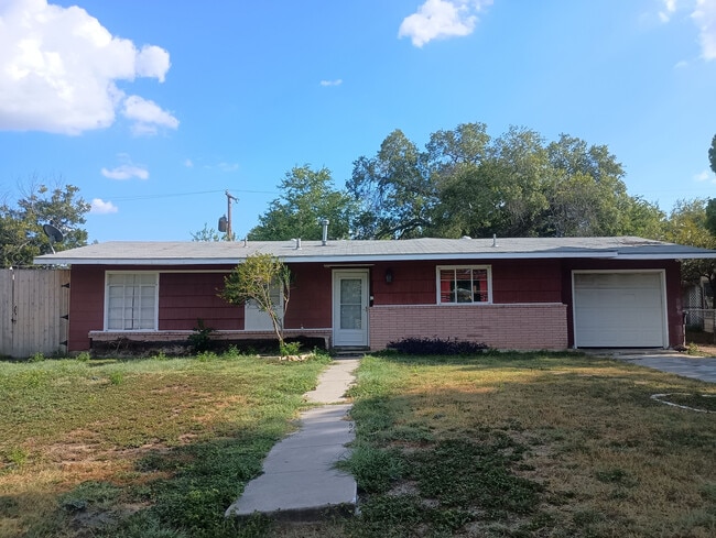 Building Photo - 306 Brettonwood Dr